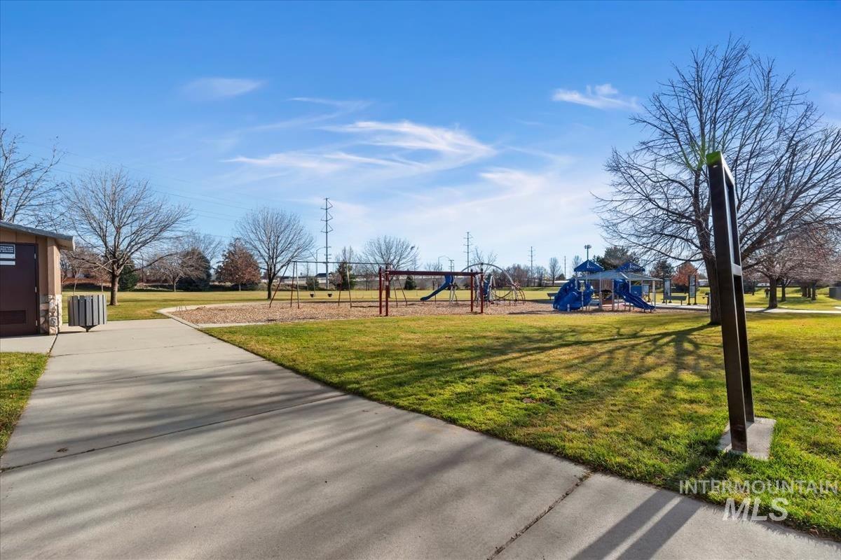 685 South Winthrop Way Boise, ID 83709 - Photo 40 of 46 View of home's community featuring a lawn