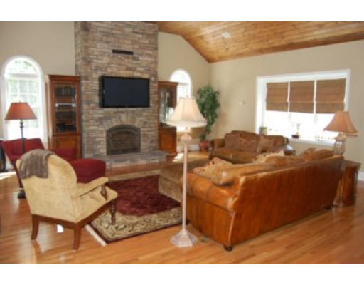 6 Gardner Road Norton, MA 02766 - Photo 11 of 28 Gallery Image 11