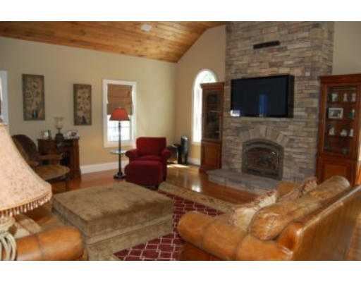 6 Gardner Road Norton, MA 02766 - Photo 12 of 28 Gallery Image 12