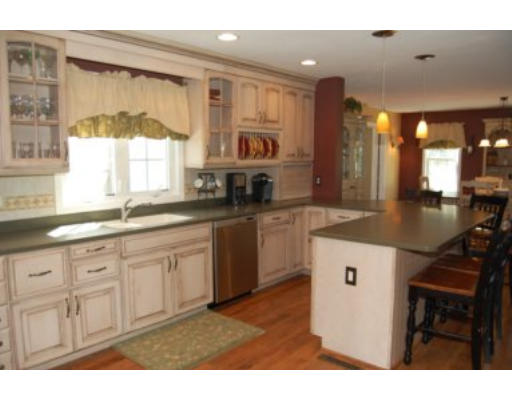 6 Gardner Road Norton, MA 02766 - Photo 8 of 28 Gallery Image 8