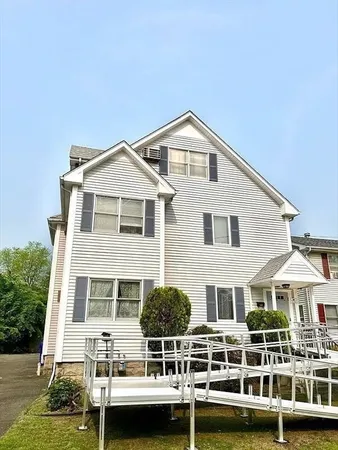 $525,000 | 890-892 St James Avenue, Springfield, MA 01104