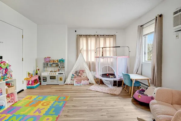 $525,000 | 890-892 St James Avenue, Springfield, MA 01104