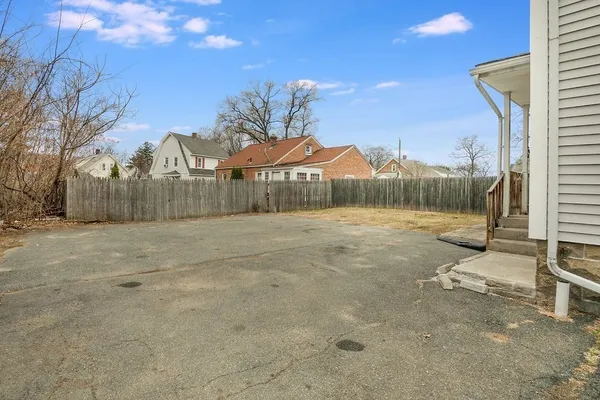 $525,000 | 890-892 St James Avenue, Springfield, MA 01104