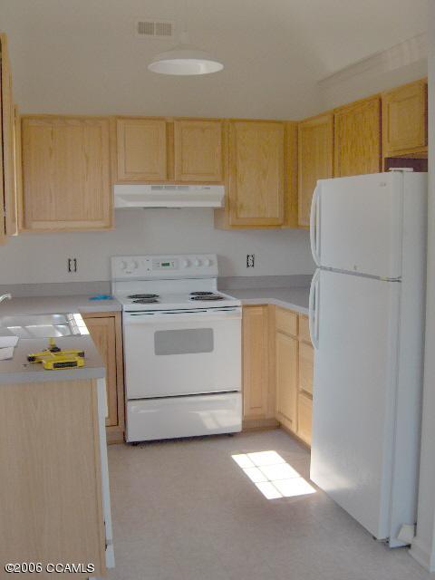 208 Foxhall Road Newport, NC 28570 - Photo 4 of 14 Kitchen
