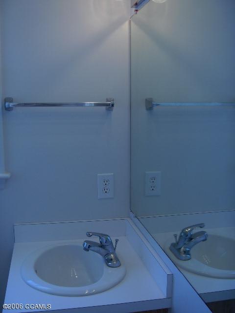 208 Foxhall Road Newport, NC 28570 - Photo 7 of 14 Principal Bath