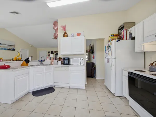 $3,200 | 17770 93rd Road North, The Acreage, FL 33470