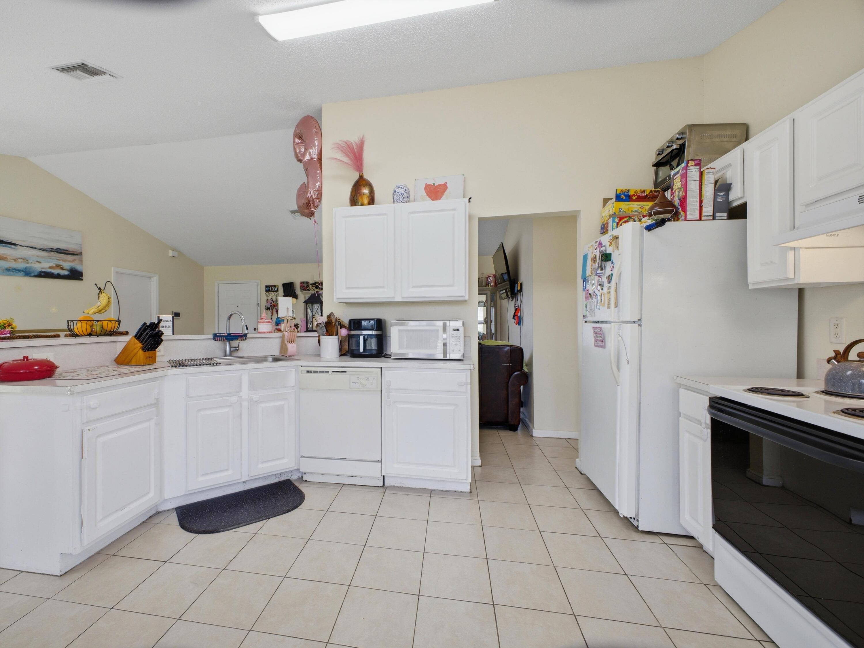 17770 93rd Road North The Acreage, FL 33470 - Photo 12 of 27 Kitchen