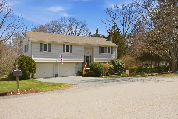 $585,000 | 8 Birchwood Drive, Bristol, RI 02809