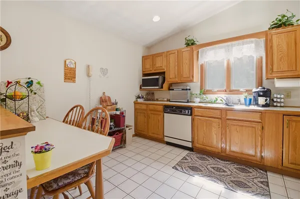 $585,000 | 8 Birchwood Drive, Bristol, RI 02809