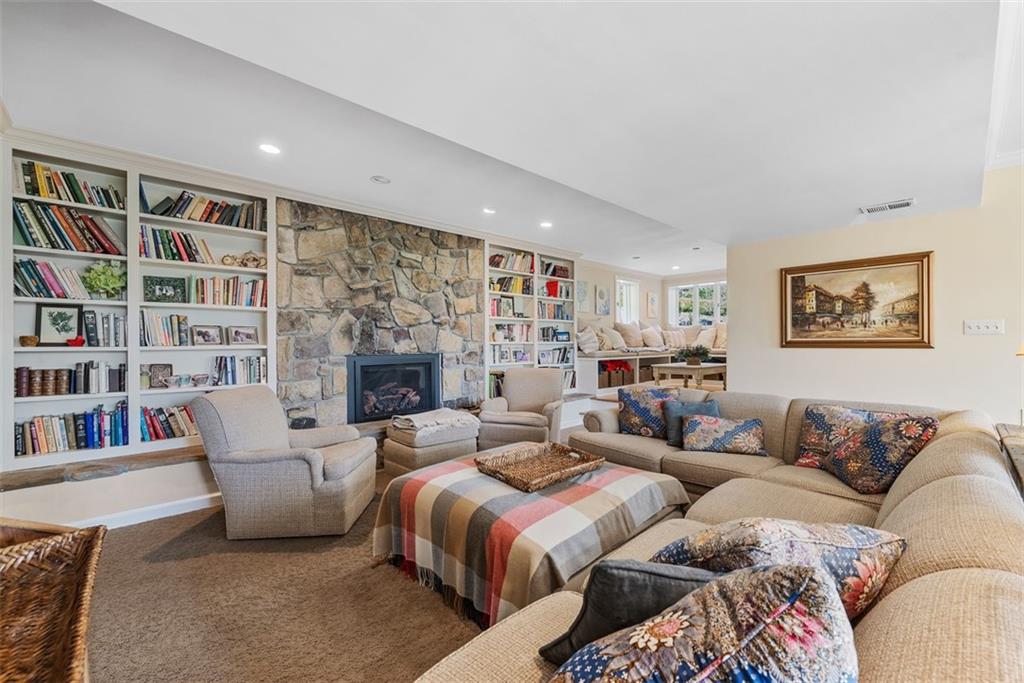 301 Hampton Road Pittsburgh, PA 15215 - Photo 20 of 47 Gallery Image 20