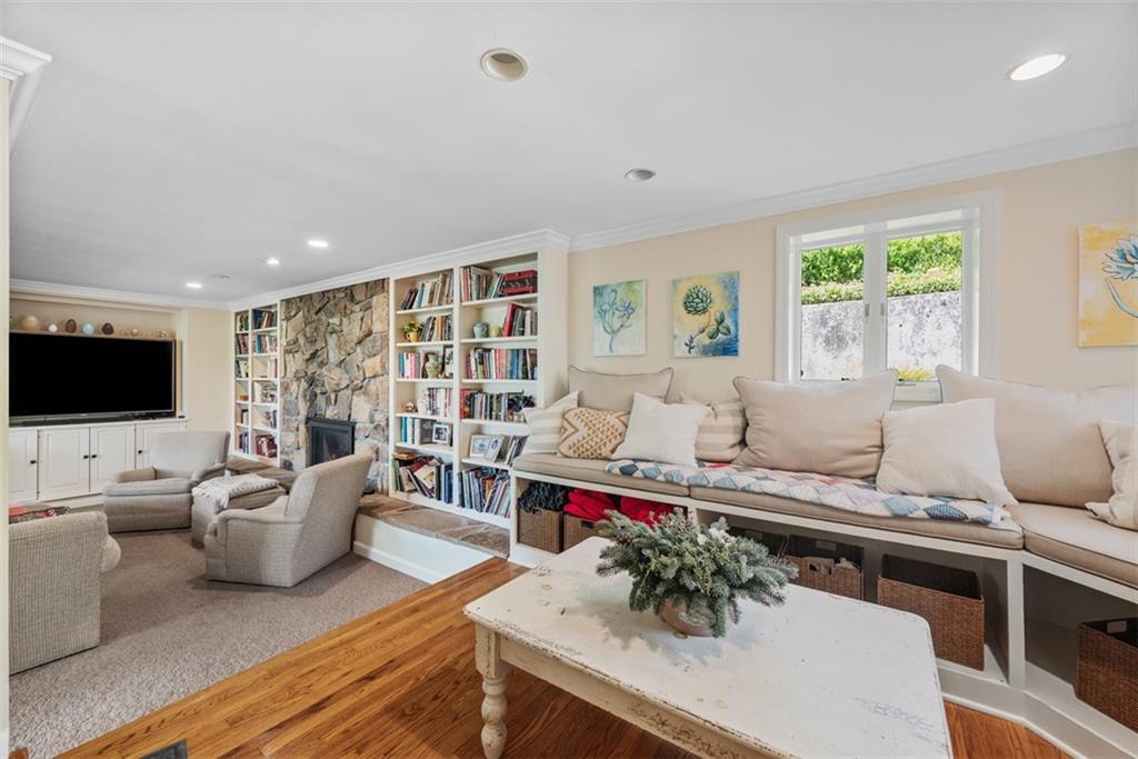 301 Hampton Road Pittsburgh, PA 15215 - Photo 23 of 47 Gallery Image 23