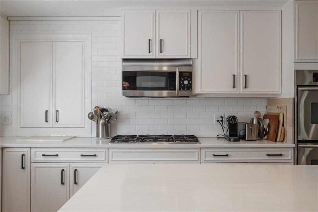 301 Hampton Road Pittsburgh, PA 15215 - Photo 10 of 47 Gallery Image 10
