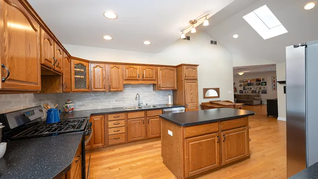 $354,900 | 323 West Washington Street, West Chicago, IL 60185