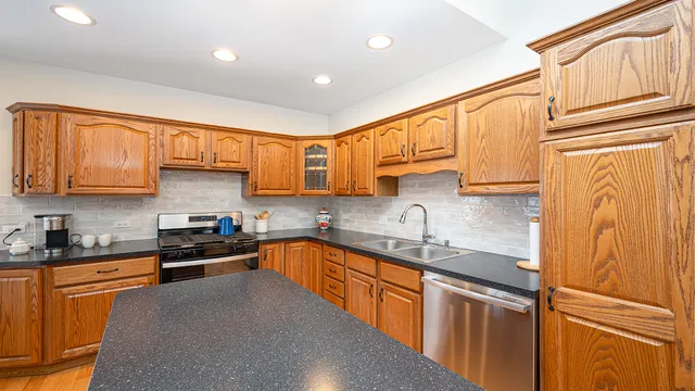 $354,900 | 323 West Washington Street, West Chicago, IL 60185