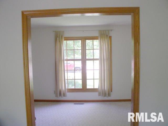 1710 Plum Tree Road Bettendorf, IA 52722 - Photo 8 of 9 Gallery Image 8