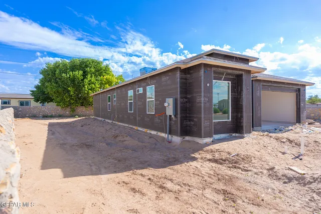 $329,950 | 350 Villa Bonita Road, Clint, TX 79836