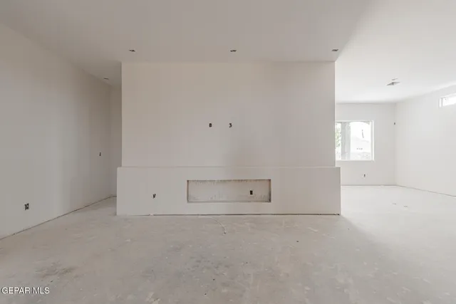 $329,950 | 350 Villa Bonita Road, Clint, TX 79836