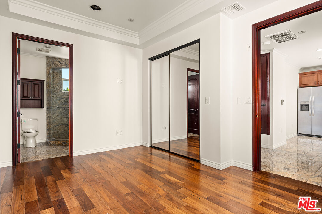 632 North Kings Road, Unit 302 West Hollywood, CA 90048 - Photo 6 of 13