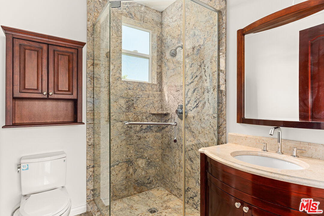 632 North Kings Road, Unit 302 West Hollywood, CA 90048 - Photo 7 of 13