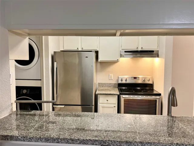 $1,500 | 3300 Pebblebrook Drive, Unit 89, Seabrook, TX 77586