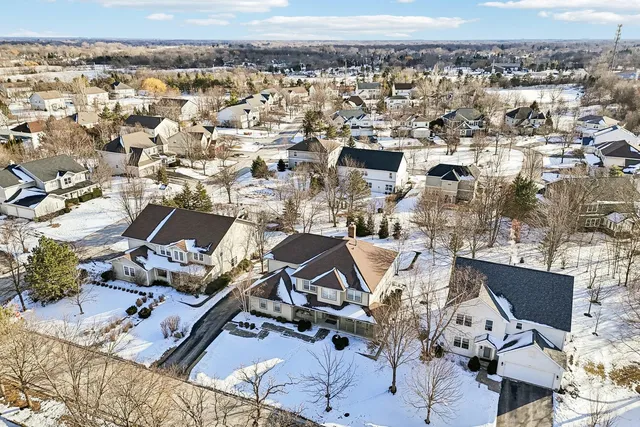 $829,900 | 8017 Insignia Court, Long Grove, IL 60060