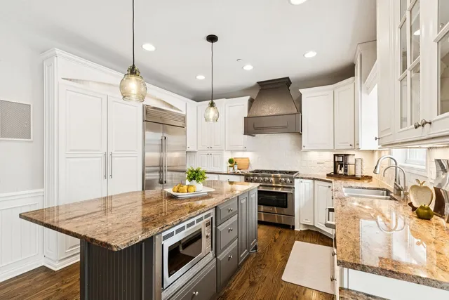 $829,900 | 8017 Insignia Court, Long Grove, IL 60060