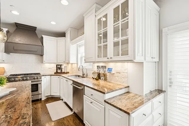 $829,900 | 8017 Insignia Court, Long Grove, IL 60060