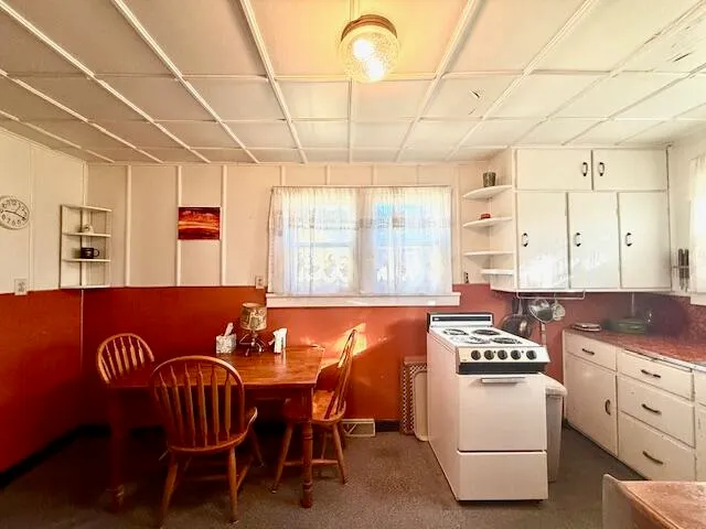 $164,000 | 307 South Winnebago Street, Caledonia, MN 55921