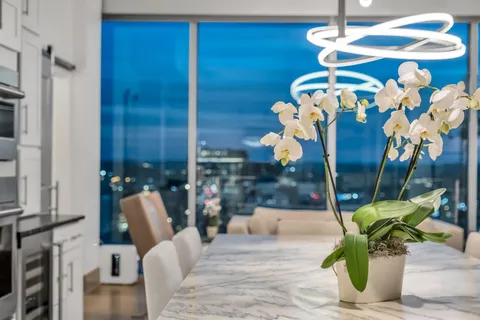 $1,850,000 | 1616 West End Avenue, Unit 2201, Nashville, TN 37203