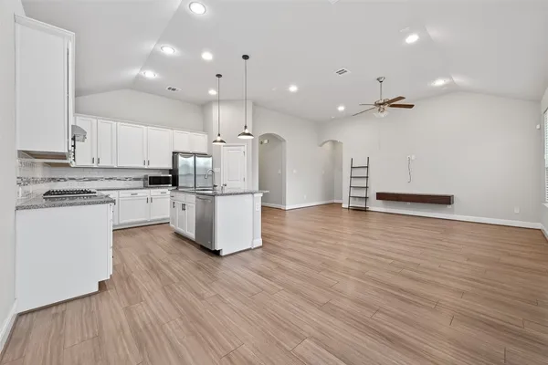 $2,500 | 9914 Deborah Colony Lane, Humble, TX 77396