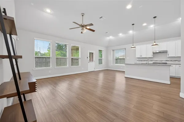 $2,500 | 9914 Deborah Colony Lane, Humble, TX 77396