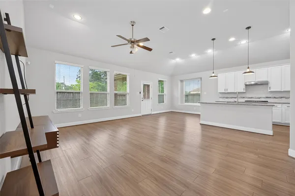 $2,500 | 9914 Deborah Colony Lane, Humble, TX 77396