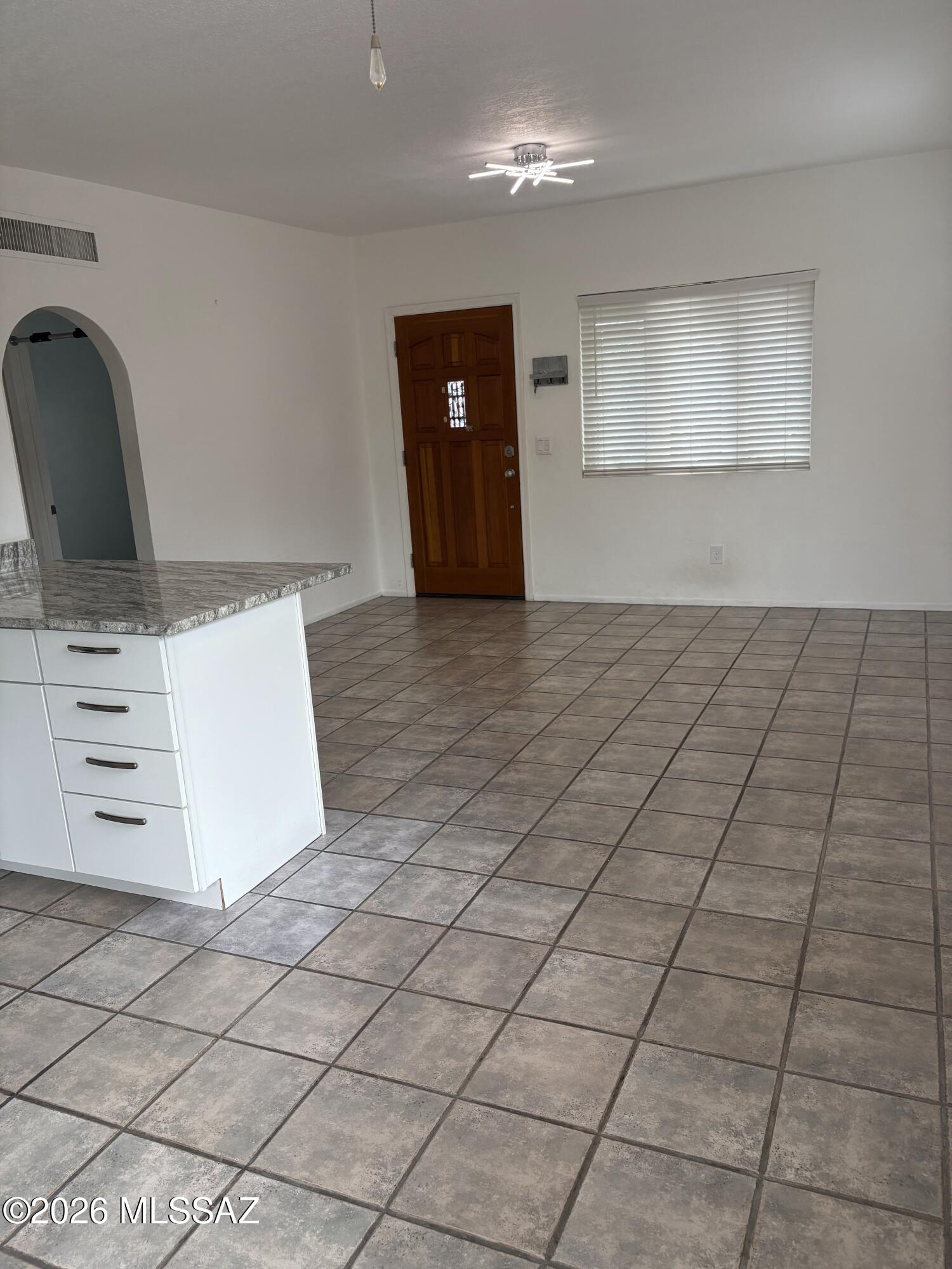 211 West Roger Road, Unit 23 Tucson, AZ 85705 - Photo 3 of 36 IMG_5492