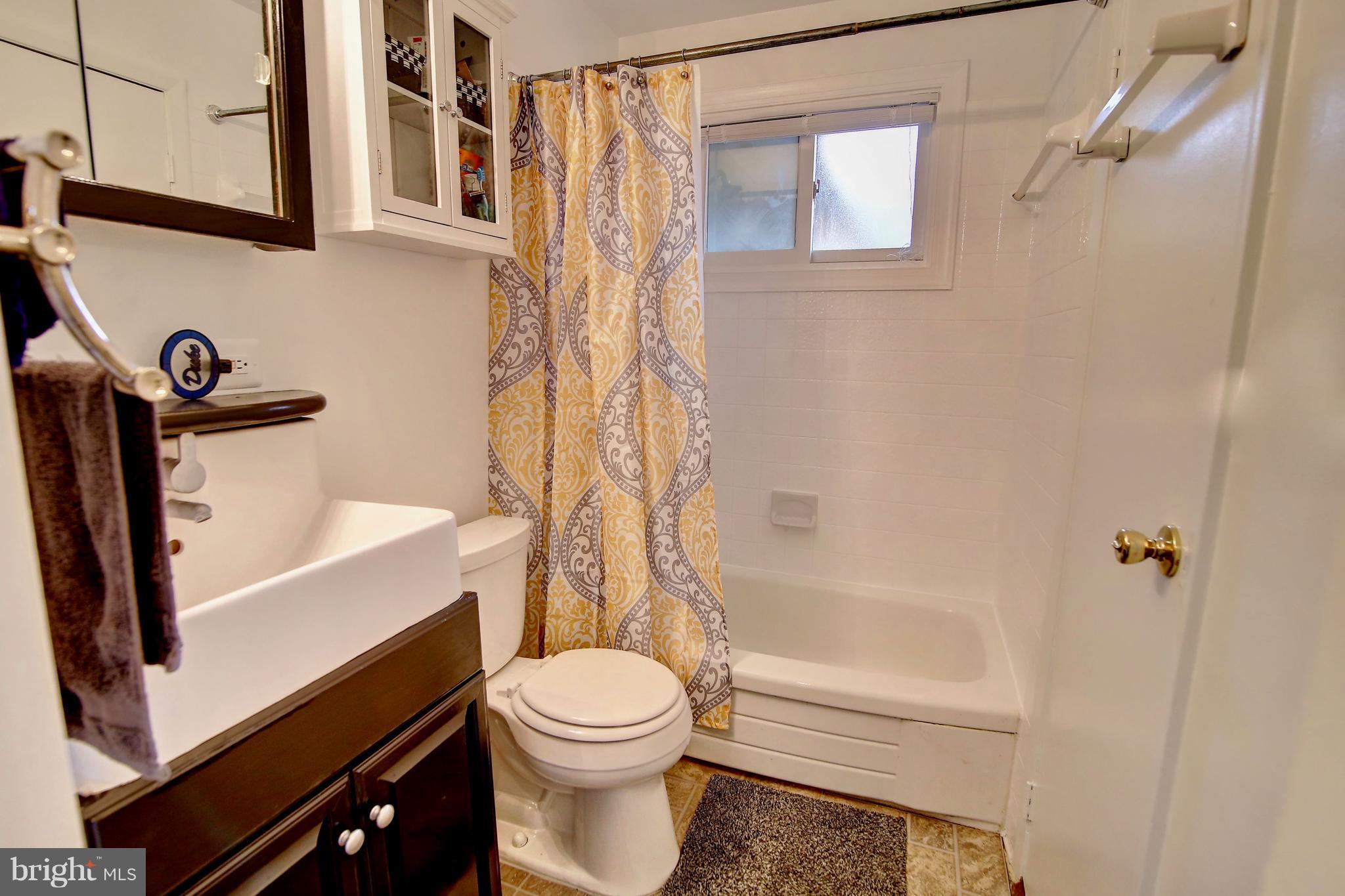 4303 Decatur Court Fairfax, VA 22030 - Photo 18 of 29 Bath