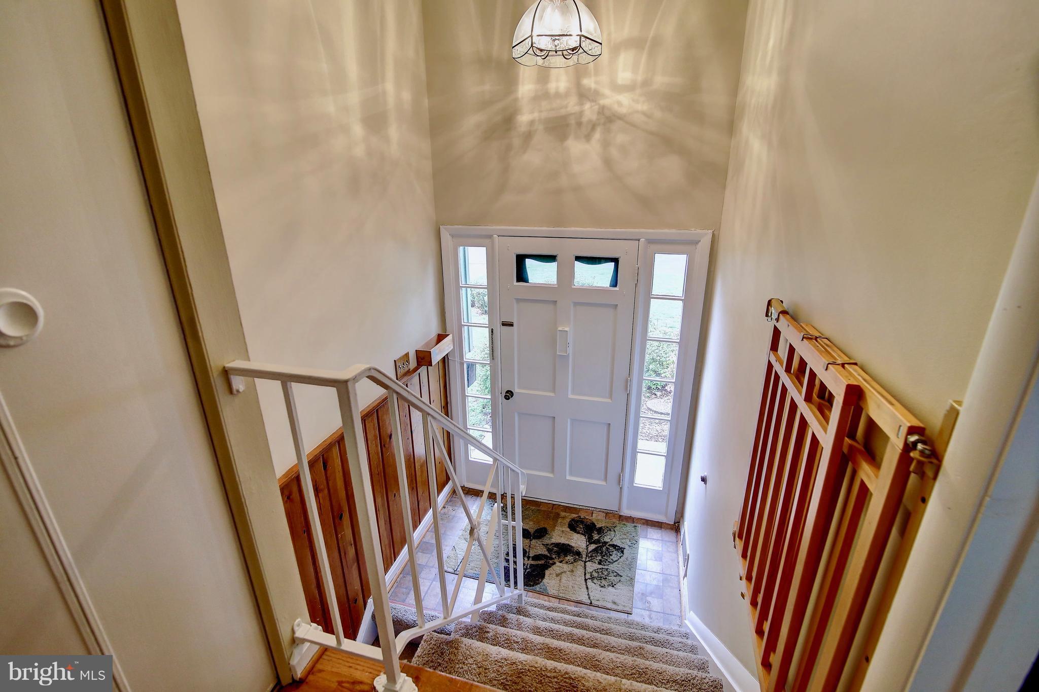 4303 Decatur Court Fairfax, VA 22030 - Photo 4 of 29 Foyer