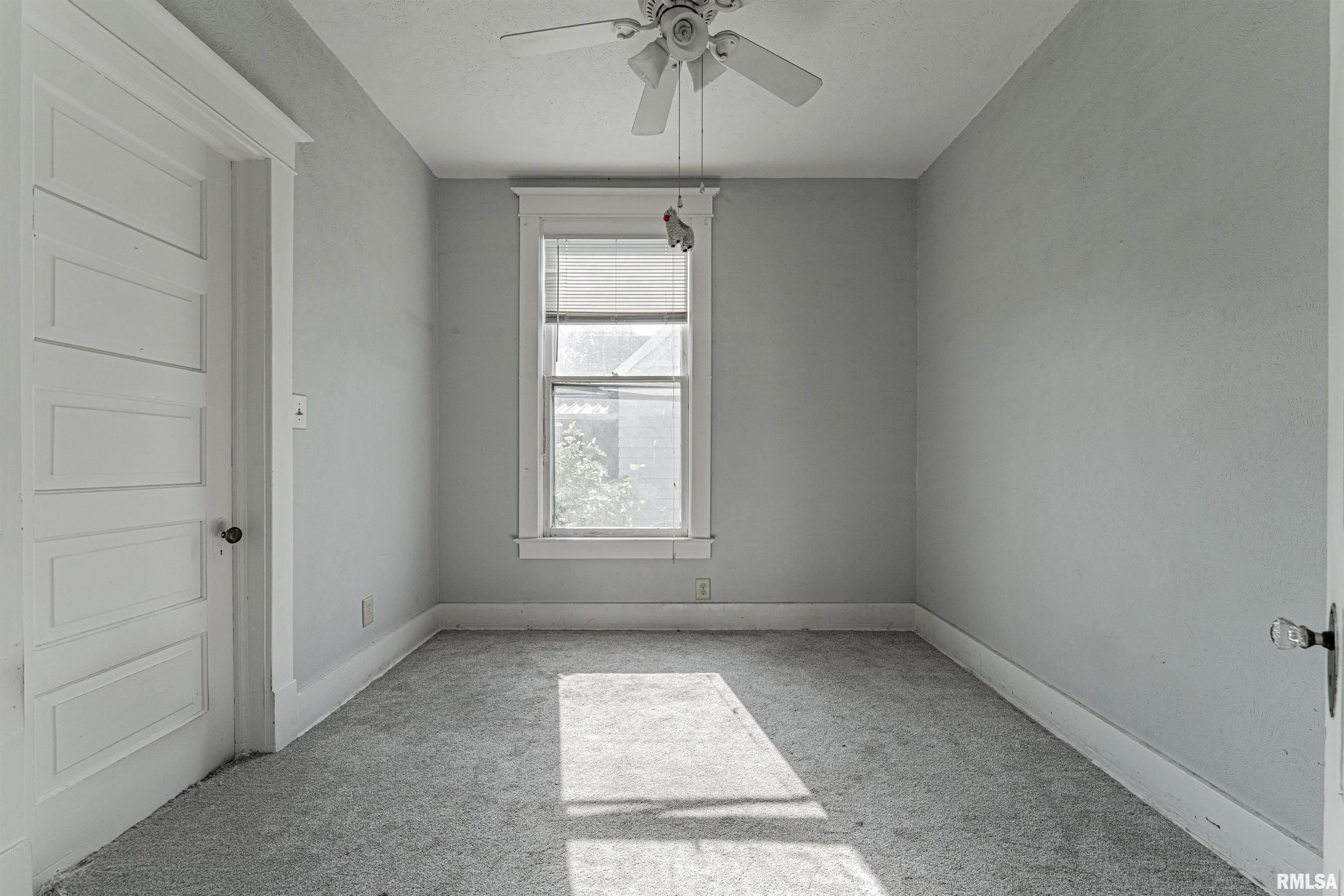 402 Wyatt Avenue Lincoln, IL 62656 - Photo 17 of 22