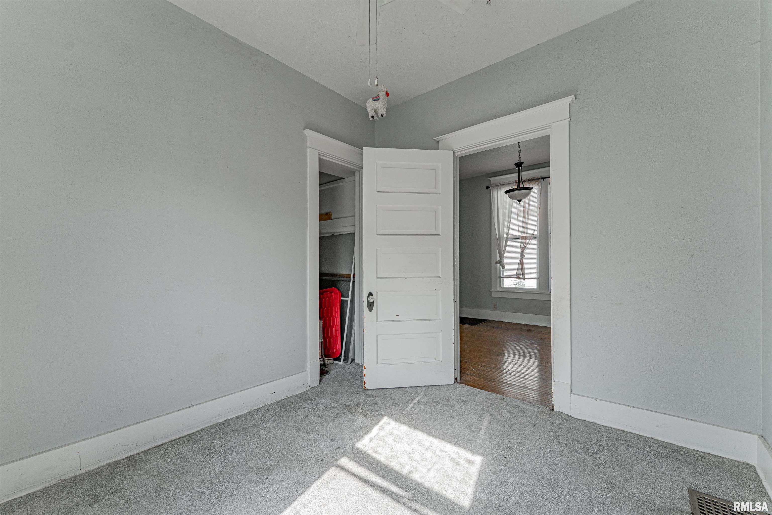 402 Wyatt Avenue Lincoln, IL 62656 - Photo 18 of 22