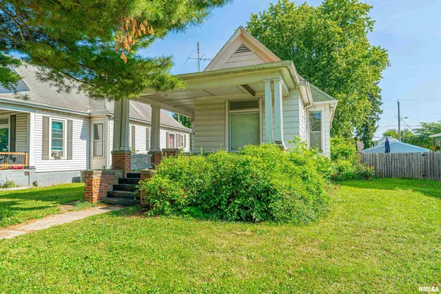$65,000 | 402 Wyatt Avenue, Lincoln, IL 62656