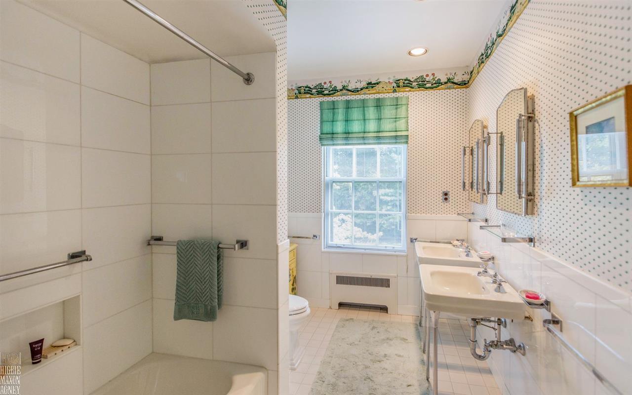 168 Stephens Road Grosse Pointe, MI 48236 - Photo 36 of 49 31334870-35.JPG