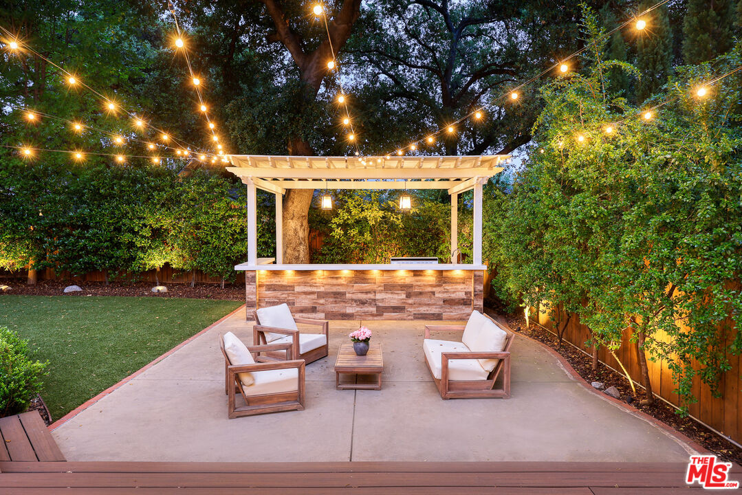 4844 Commonwealth Avenue La Canada Flintridge, CA 91011 - Photo 36 of 43 a outdoor view with a sitting space