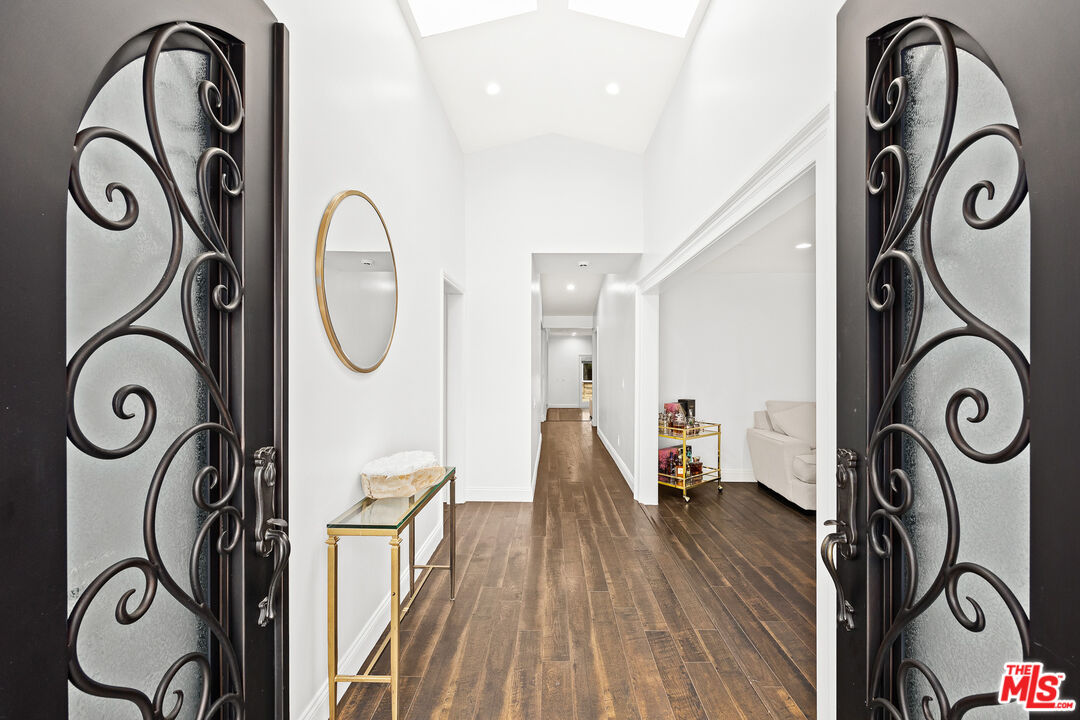 4844 Commonwealth Avenue La Canada Flintridge, CA 91011 - Photo 7 of 43 a view of a room with washer and dryer