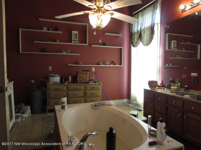 6053 County Line Road Olive Branch, MS 38654 - Photo 4 of 18 IMG_1716