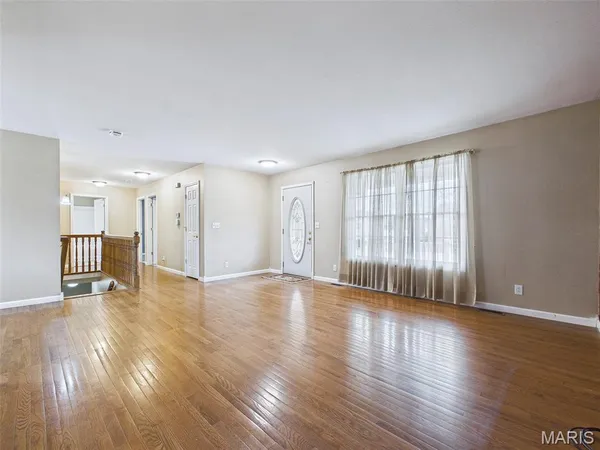 $350,000 | 1121 Lakeview Drive, Breese, IL 62230