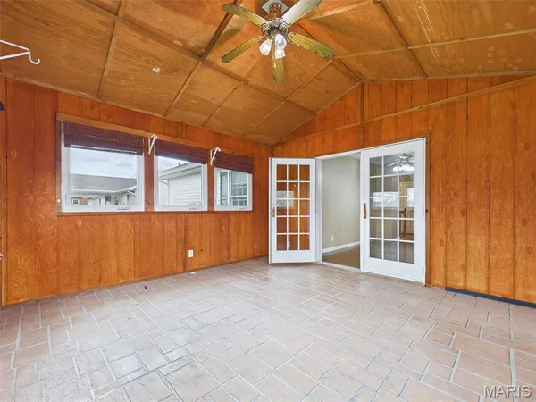 $350,000 | 1121 Lakeview Drive, Breese, IL 62230