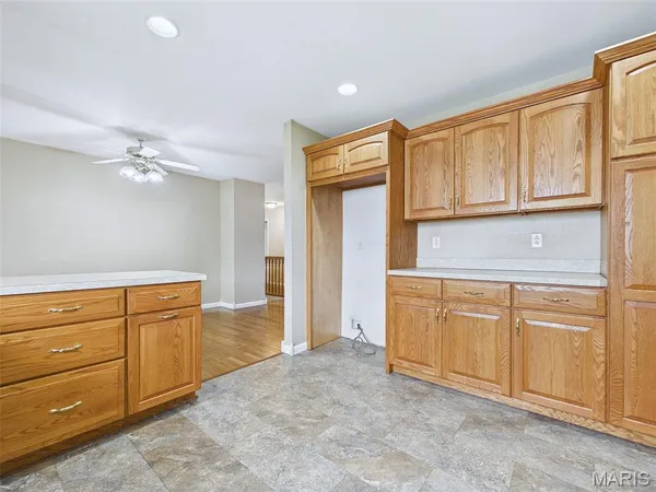 $350,000 | 1121 Lakeview Drive, Breese, IL 62230