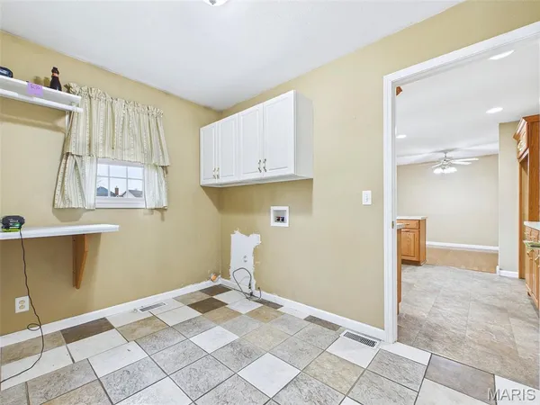 $350,000 | 1121 Lakeview Drive, Breese, IL 62230