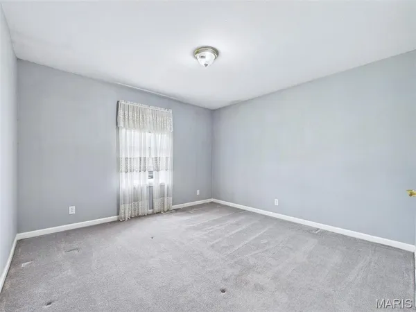 $350,000 | 1121 Lakeview Drive, Breese, IL 62230