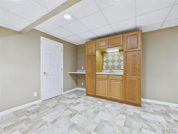 $350,000 | 1121 Lakeview Drive, Breese, IL 62230