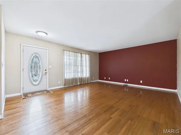 $350,000 | 1121 Lakeview Drive, Breese, IL 62230