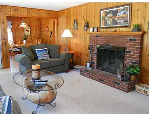83 Van Horn Road Boothbay, ME 04544 - Photo 6 of 11 Living Room.